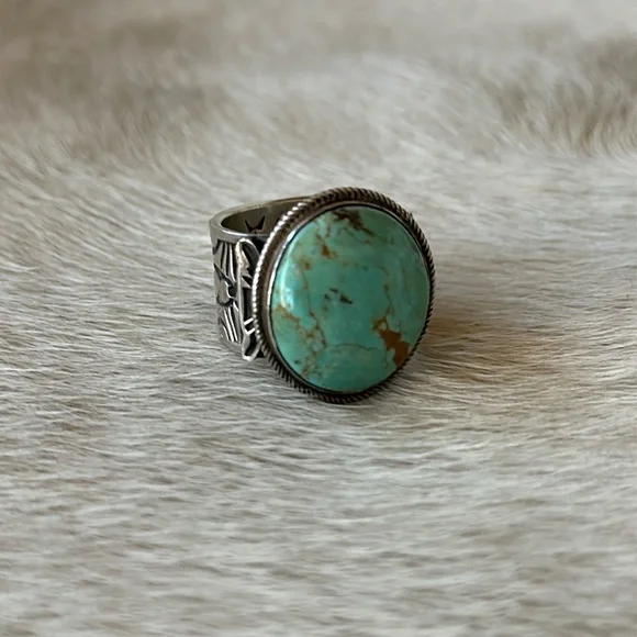 Vintage Native American Southwestern turquoise silver large ring - Picture 5 of 16